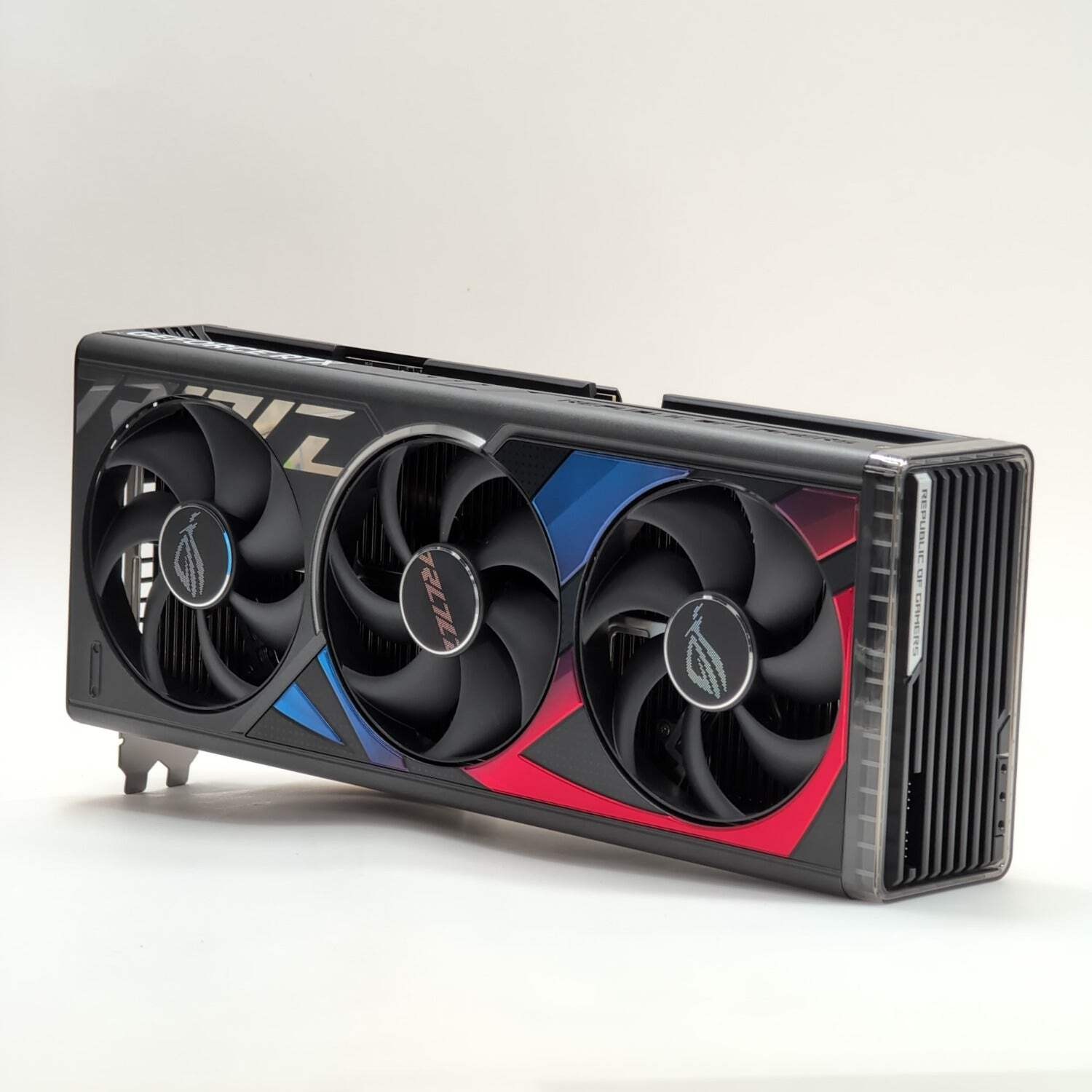 A. プレミアムオファー Asus GeForce RTX  - Rtx 4090 24Gb Gddr6X のレビューと価格